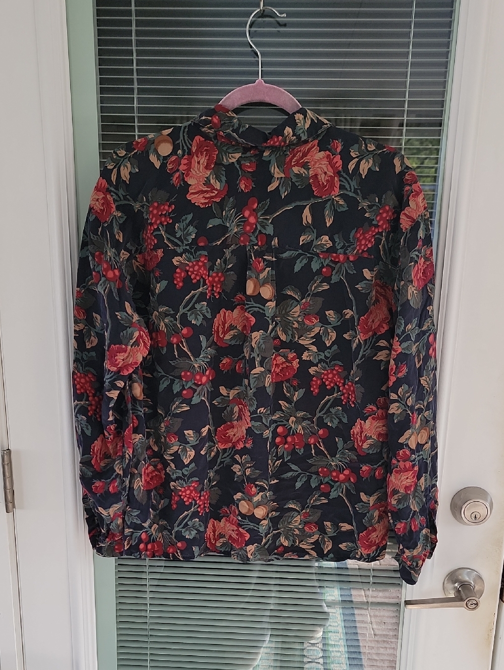 Vintage Liz Claiborne Silk Floral & Fruit Button-Up Shirt Sz 8 - Picture 2 of 8